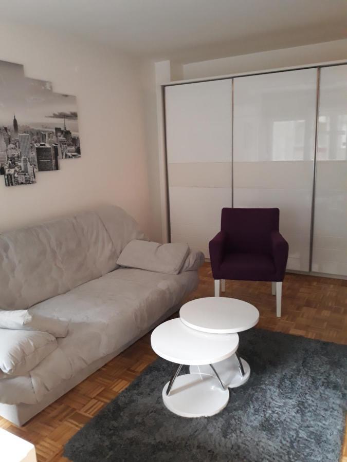 Stan Banjica Belgrado Exterior foto